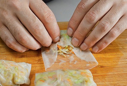 Фото шага рецепта Спрингроллы потайски 31259 шаг 6  