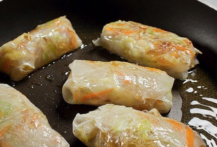 Фото шага рецепта Спрингроллы потайски 31259 шаг 7  