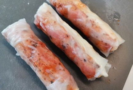 Фото шага рецепта Спрингроллы из рисовой бумаги 190140 шаг 9  