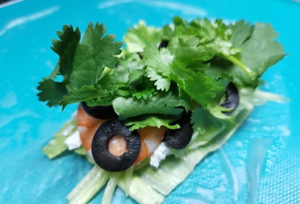 Фото шага рецепта Спрингроллы с креветками 190528 шаг 9  