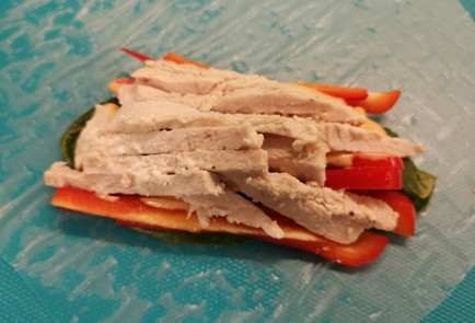 Фото шага рецепта Спрингроллы с курицей 188890 шаг 8  