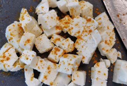 Фото шага рецепта Средиземноморский салат с песто 152650 шаг 5