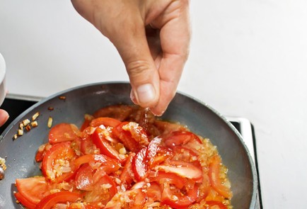 Фото шага рецепта Стейк с мятой и бальзамическим уксусом 31109 шаг 4  