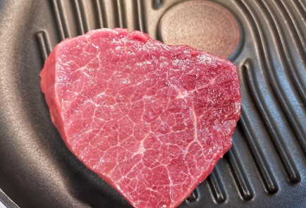 Фото шага рецепта Стейк из говяжьего антрекота 152935 шаг 3  