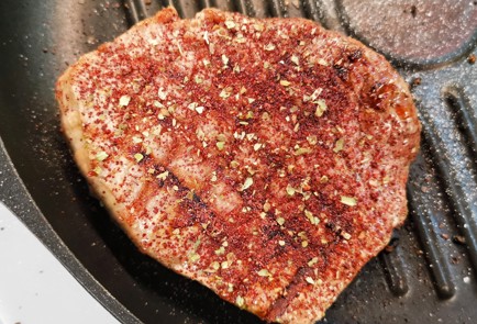 Фото шага рецепта Стейк из говяжьего антрекота 152935 шаг 9  