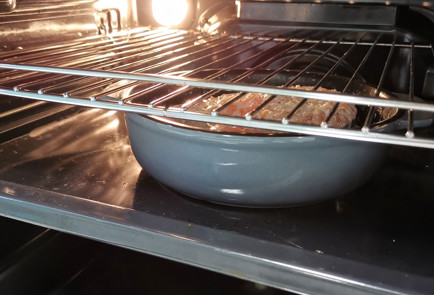 Фото шага рецепта Стейк из лосося в кокосовом молоке 151975 шаг 7