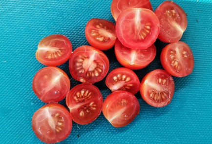 Фото шага рецепта Стейкбургер с ананасом и гарниром из квашеной капусты 151372 шаг 13  