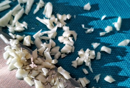 Фото шага рецепта Стейкбургер с ананасом и гарниром из квашеной капусты 151372 шаг 14  