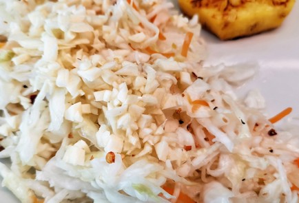 Фото шага рецепта Стейкбургер с ананасом и гарниром из квашеной капусты 151372 шаг 15  