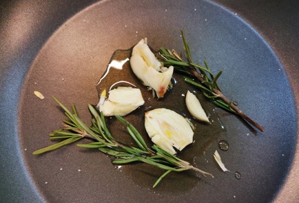 Фото шага рецепта Стейк бавет 188248 шаг 3  