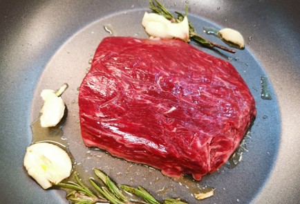 Фото шага рецепта Стейк бавет 188248 шаг 4  