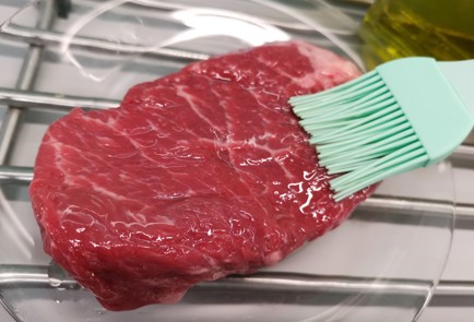 Фото шага рецепта Стейк денвер 175945 шаг 2  