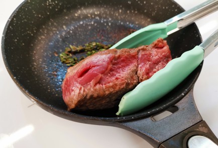 Фото шага рецепта Стейк денвер 175945 шаг 7  