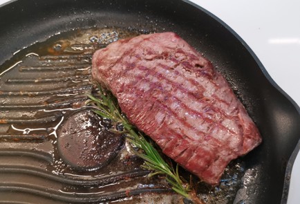 Фото шага рецепта Стейк фланк 188893 шаг 6  