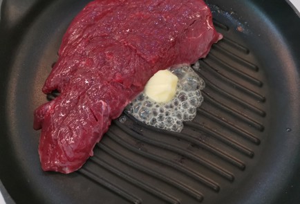 Фото шага рецепта Стейк фланк 189964 шаг 4  