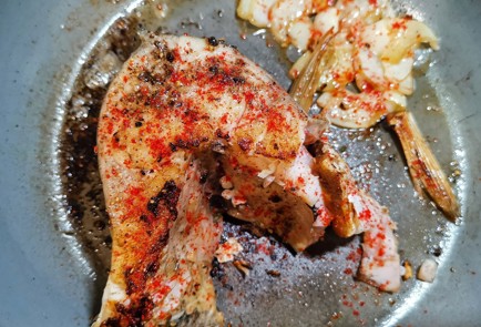 Фото шага рецепта Стейк из амура на сковороде 173959 шаг 10  