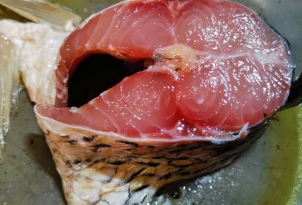 Фото шага рецепта Стейк из амура на сковороде 173959 шаг 3  