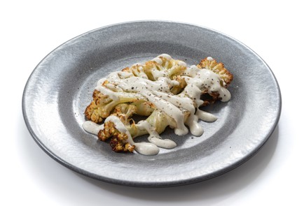 Фото шага рецепта Стейки из цветной капусты с горчичным соусом 174366 шаг 10  