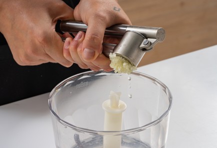 Фото шага рецепта Стейки из цветной капусты с горчичным соусом 174366 шаг 6  