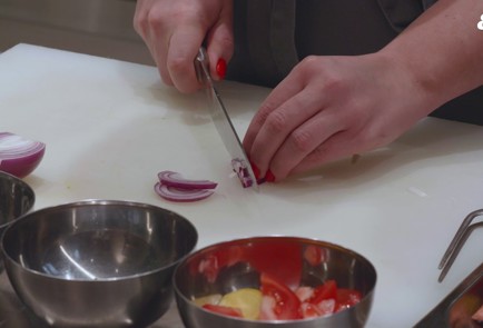 Фото шага рецепта Стейк из цветной капусты с киноа и зеленым соусом 175319 шаг 6  