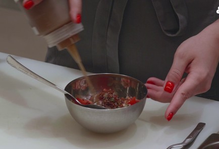 Фото шага рецепта Стейк из цветной капусты с киноа и зеленым соусом 175319 шаг 7  