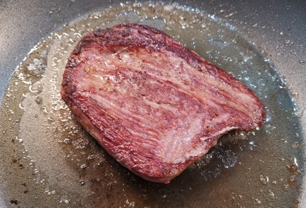 Фото шага рецепта Стейк из говядины 190476 шаг 4  