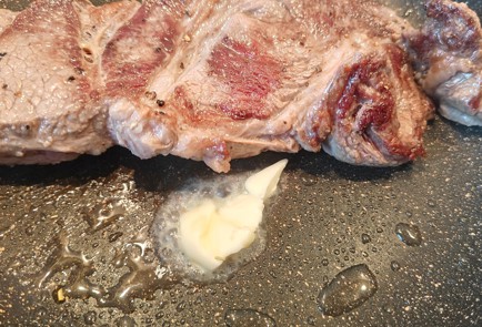 Фото шага рецепта Стейк из говядины 191597 шаг 7  