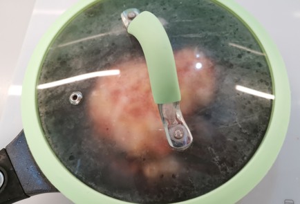 Фото шага рецепта Стейк из грудки индейки с сыром 187322 шаг 13