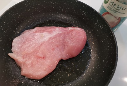 Фото шага рецепта Стейк из грудки индейки с сыром 187322 шаг 8