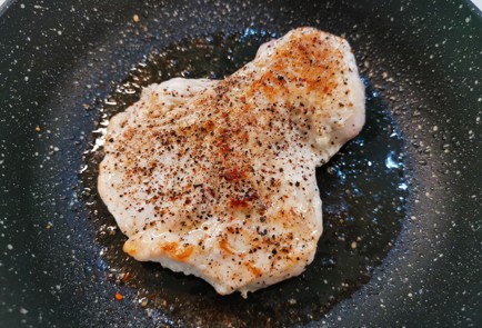 Фото шага рецепта Стейк из грудки индейки с сыром 187322 шаг 9