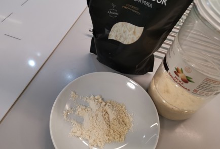 Фото шага рецепта Стейк из индейки в кетопанировке 176206 шаг 1  