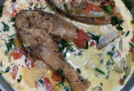 Фото шага рецепта Стейк из карпа на сливочноовощной подушке 173708 шаг 12  