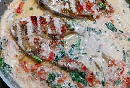 Фото шага рецепта Стейк из карпа на сливочноовощной подушке 173708 шаг 14  