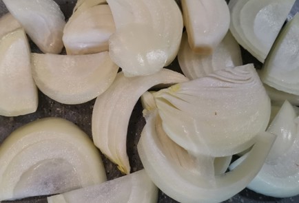 Фото шага рецепта Стейк из карпа на сливочноовощной подушке 173708 шаг 3  