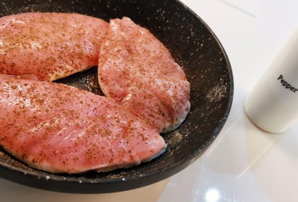 Фото шага рецепта Стейк из куриного филе пофранцузски 174889 шаг 4  