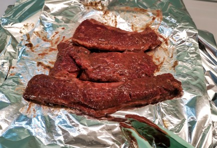 Фото шага рецепта Стейк из мраморной говядины в маринаде 140732 шаг 2  