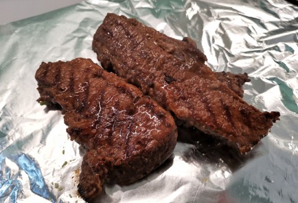 Фото шага рецепта Стейк из мраморной говядины в маринаде 140732 шаг 7  