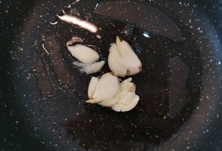 Фото шага рецепта Стейк из свинины на сковороде 188932 шаг 5  