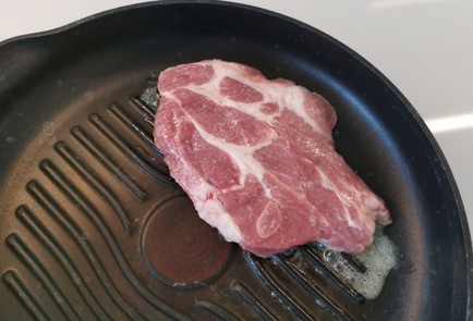 Фото шага рецепта Стейк из свинины 188931 шаг 5  