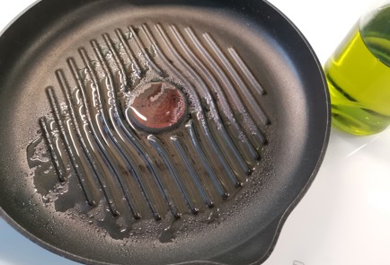 Фото шага рецепта Стейк из свинины 190740 шаг 3  