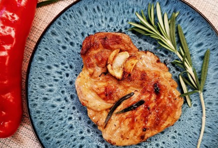 Фото шага рецепта Стейк из свиной шеи на сковороде гриль 153100 шаг 10  