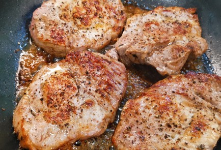 Фото шага рецепта Стейк из свиной шеи пофранцузски 174454 шаг 10  