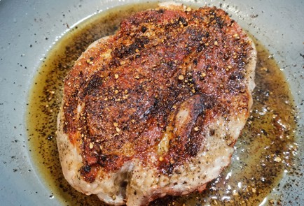 Фото шага рецепта Стейк из свиной шеи 173590 шаг 7  