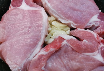 Фото шага рецепта Стейк из свиной шеи 186563 шаг 5  