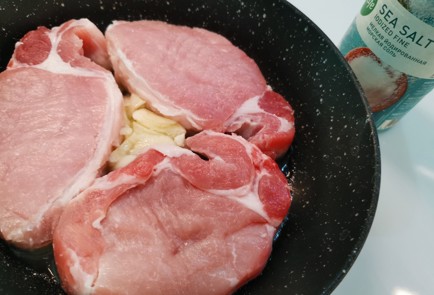 Фото шага рецепта Стейк из свиной шеи 186563 шаг 6  