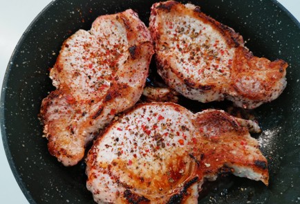 Фото шага рецепта Стейк из свиной шеи 186563 шаг 8  