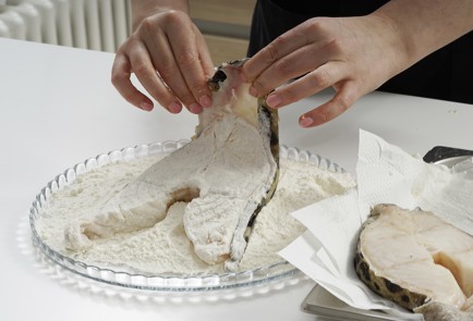 Фото шага рецепта Стейк из зубатки 173339 шаг 4  