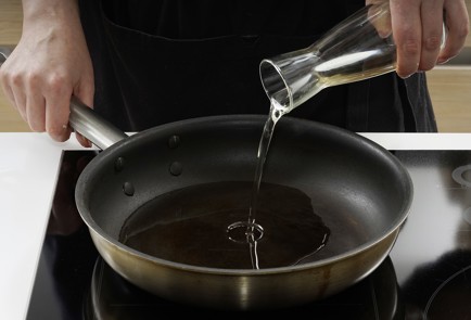 Фото шага рецепта Стейк из зубатки 173339 шаг 5  