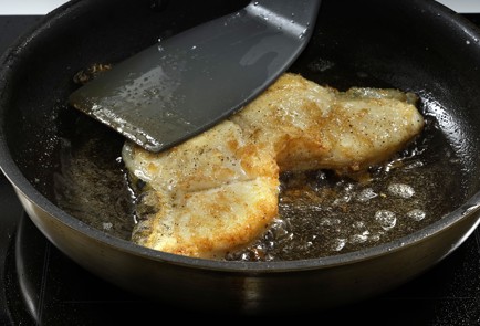 Фото шага рецепта Стейк из зубатки 173339 шаг 7  