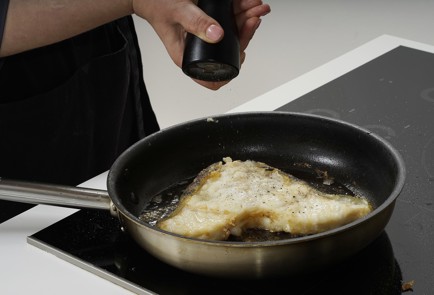 Фото шага рецепта Стейк из зубатки 173339 шаг 9  